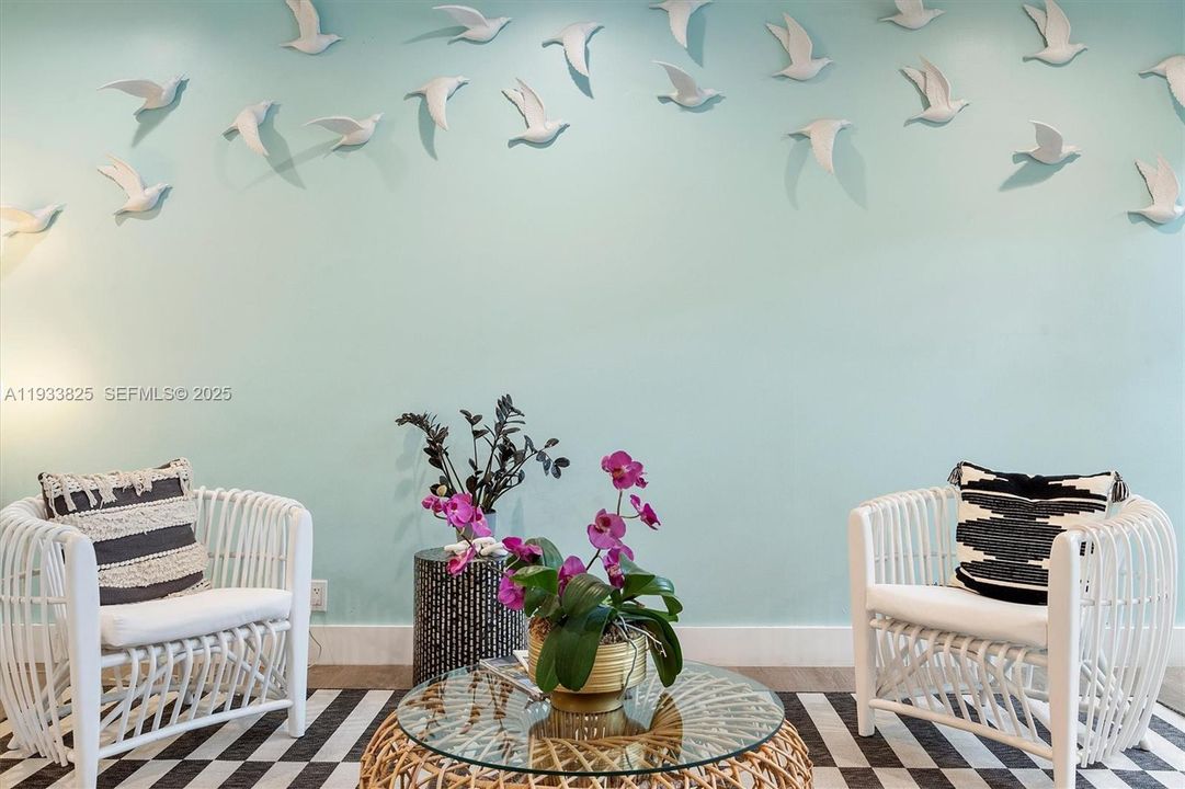 На продажу: $334,900 (1 спален, 1 ванн, 831 Квадратных фут)