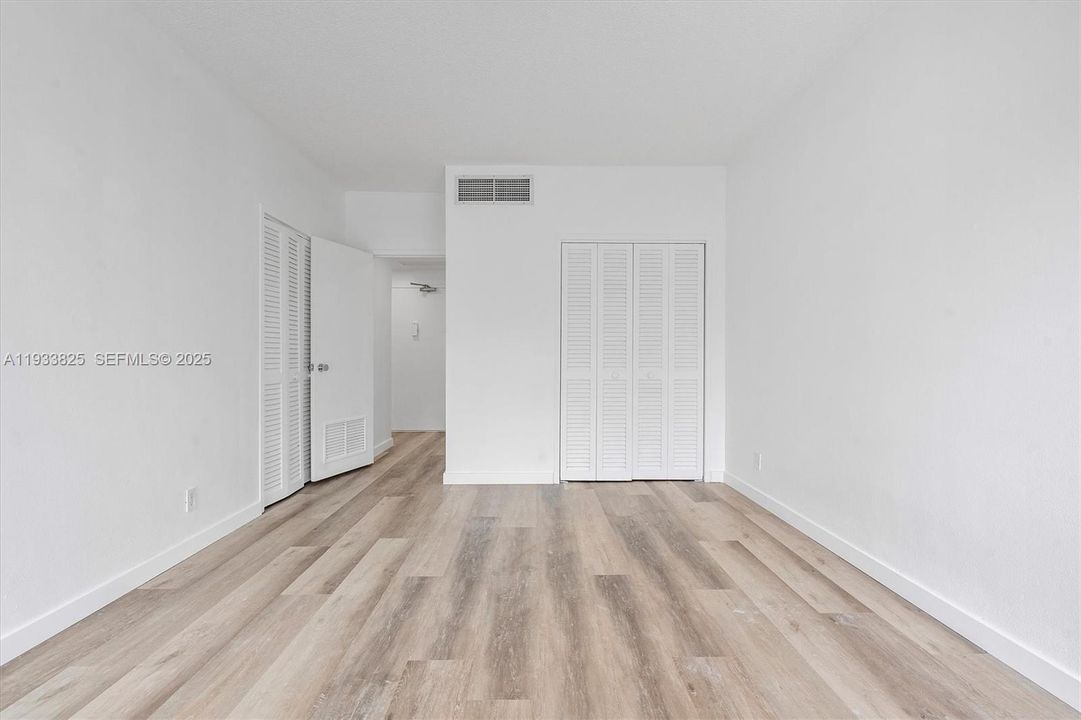 На продажу: $334,900 (1 спален, 1 ванн, 831 Квадратных фут)