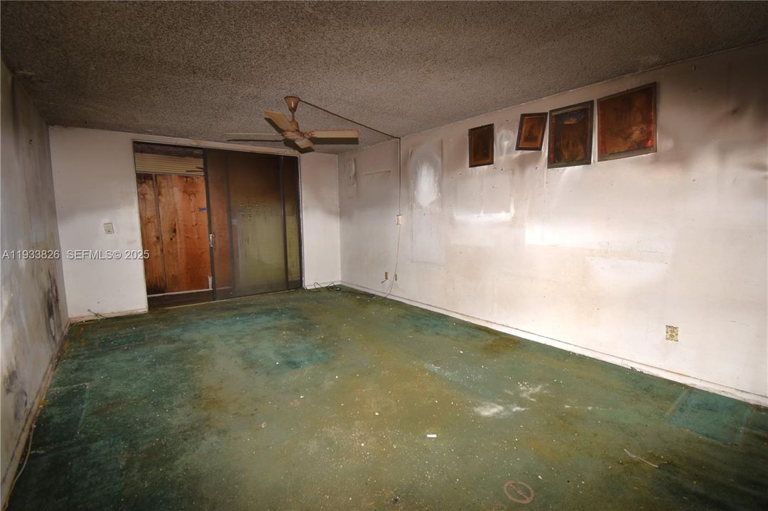 For Sale: $39,900 (2 beds, 2 baths, 1010 Square Feet)