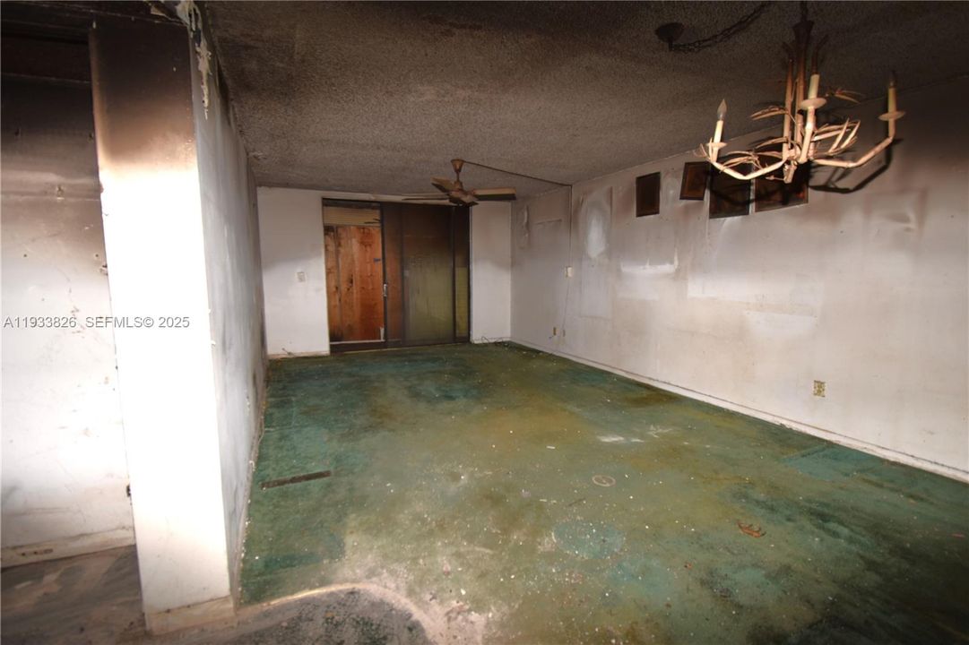 For Sale: $39,900 (2 beds, 2 baths, 1010 Square Feet)