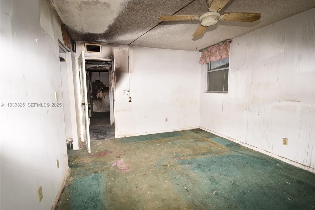 For Sale: $39,900 (2 beds, 2 baths, 1010 Square Feet)