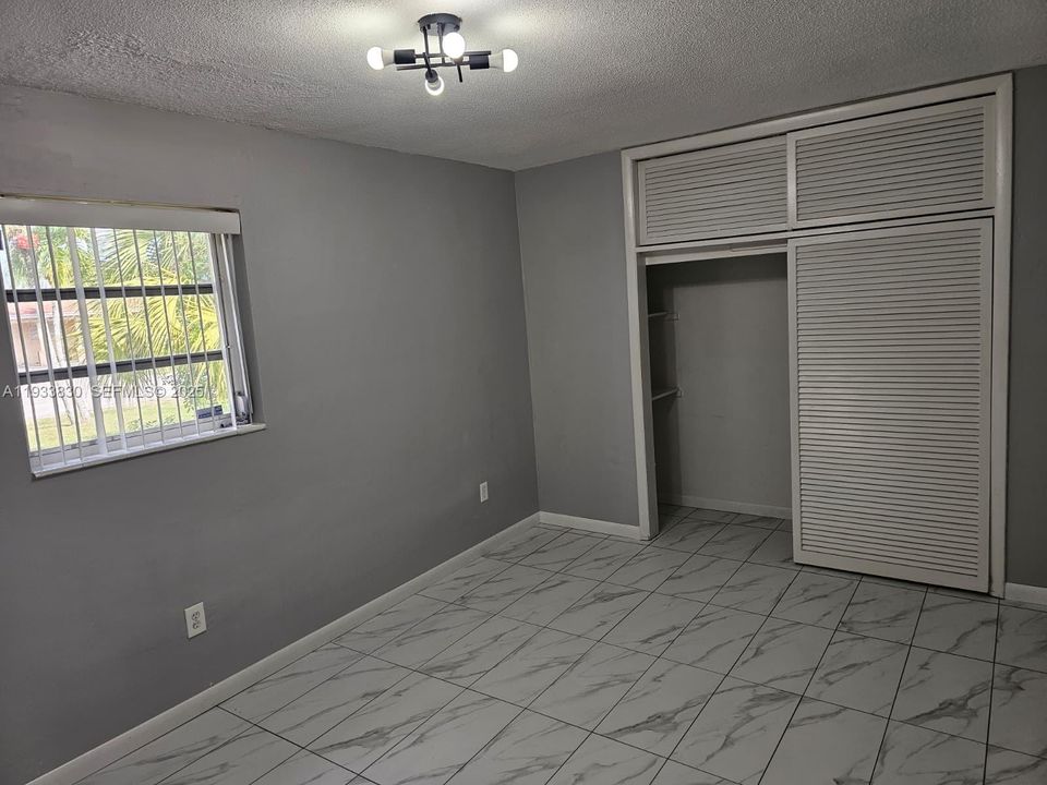 For Rent: $2,600 (2 beds, 1 baths, 800 Square Feet)