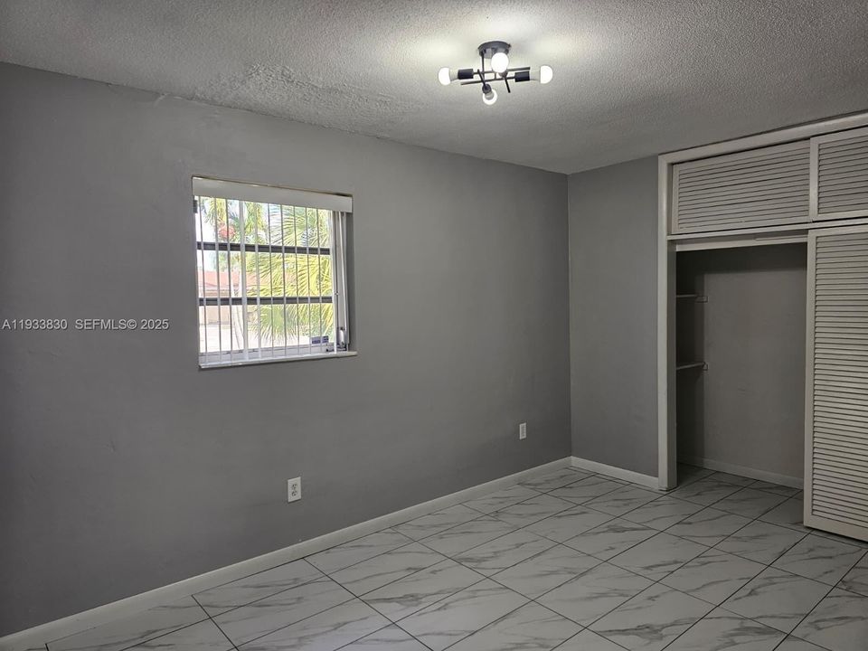 For Rent: $2,600 (2 beds, 1 baths, 800 Square Feet)