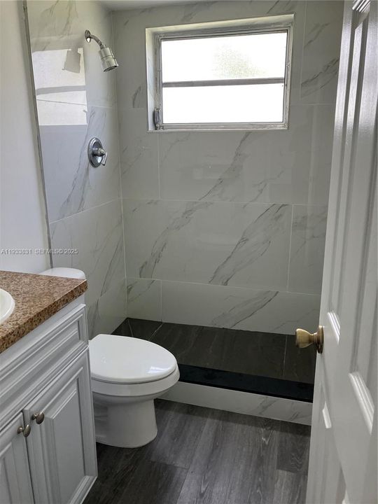 For Rent: $1,800 (1 beds, 1 baths, 594 Square Feet)