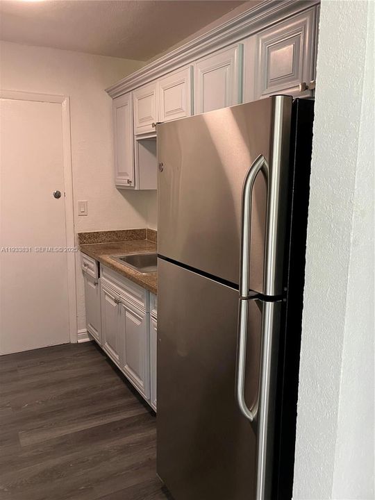 For Rent: $1,800 (1 beds, 1 baths, 594 Square Feet)