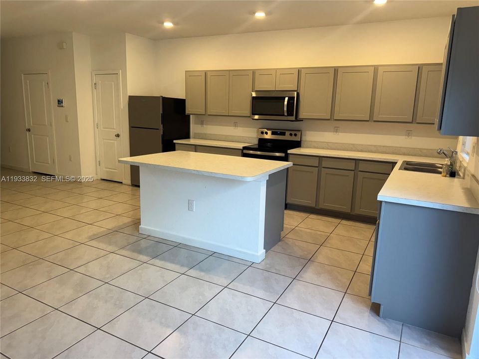 待售: $449,999 (3 贝兹, 2 浴室, 1597 平方英尺)