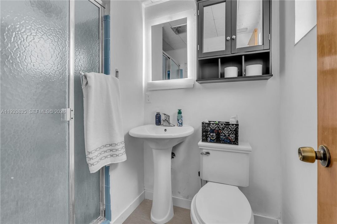 For Sale: $599,999 (3 beds, 2 baths, 1332 Square Feet)