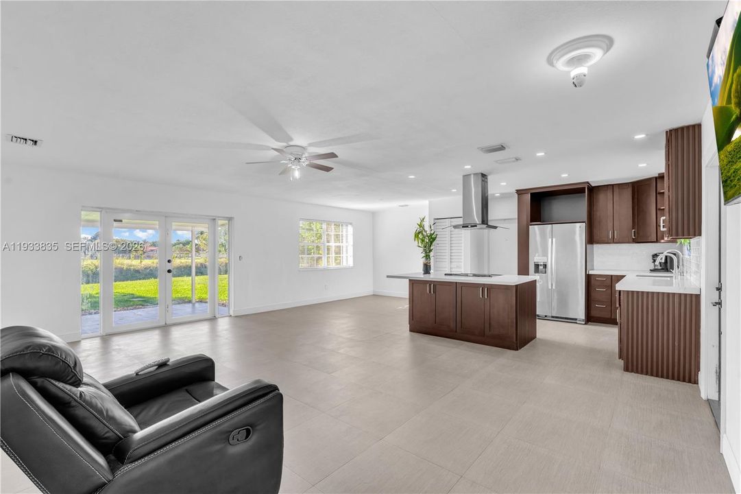 For Sale: $599,999 (3 beds, 2 baths, 1332 Square Feet)