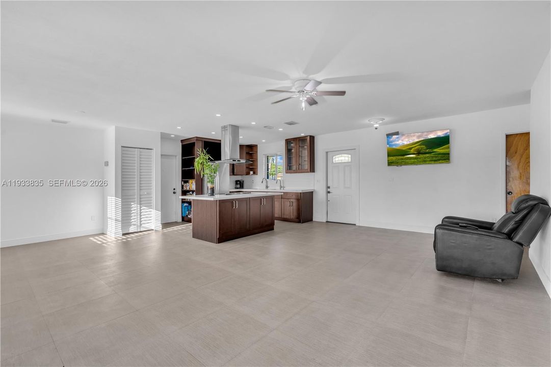 For Sale: $599,999 (3 beds, 2 baths, 1332 Square Feet)