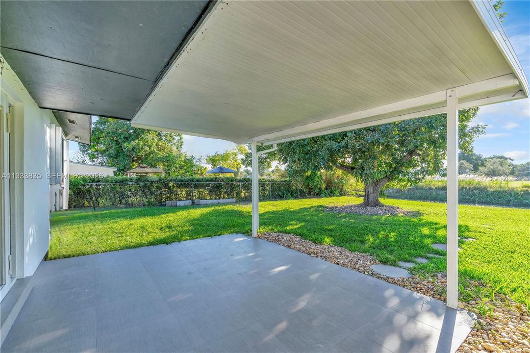 For Sale: $599,999 (3 beds, 2 baths, 1332 Square Feet)