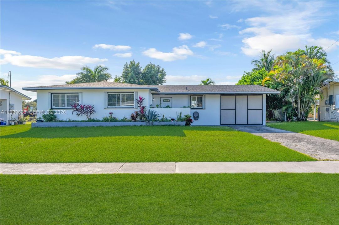 For Sale: $599,999 (3 beds, 2 baths, 1332 Square Feet)
