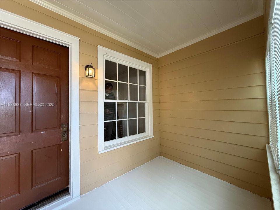 For Rent: $2,100 (3 beds, 1 baths, 1192 Square Feet)