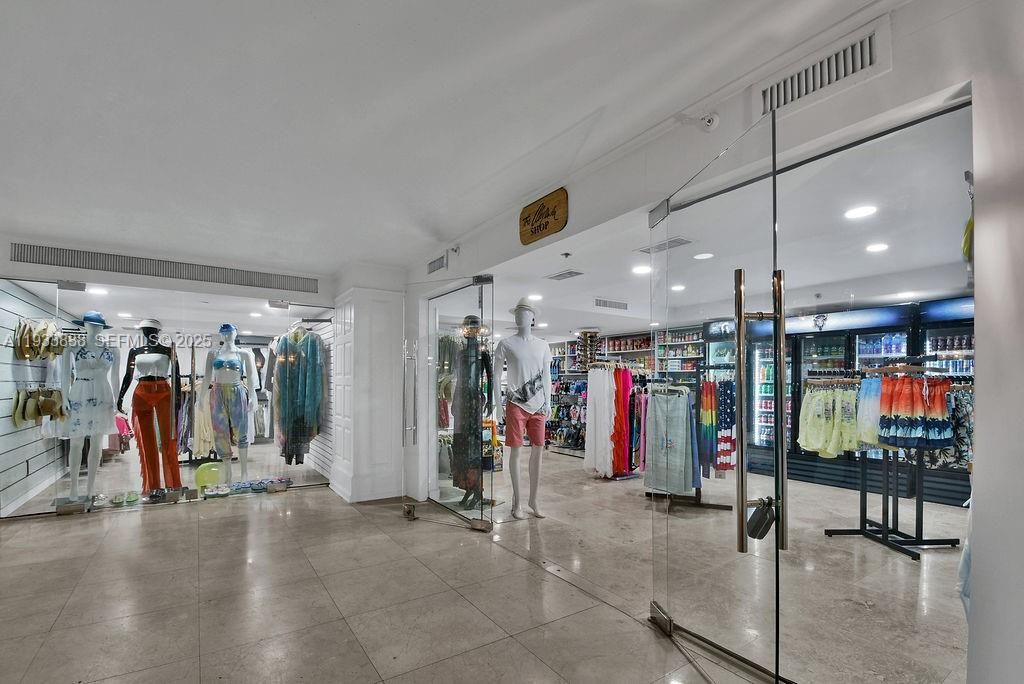 待售: $499,000 (2 贝兹, 2 浴室, 960 平方英尺)