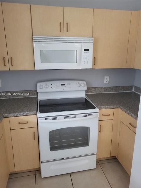 For Sale: $615,000 (3 beds, 2 baths, 1672 Square Feet)