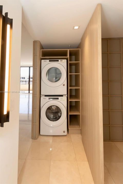 В аренду: $10,500 (2 спален, 2 ванн, 1532 Квадратных фут)