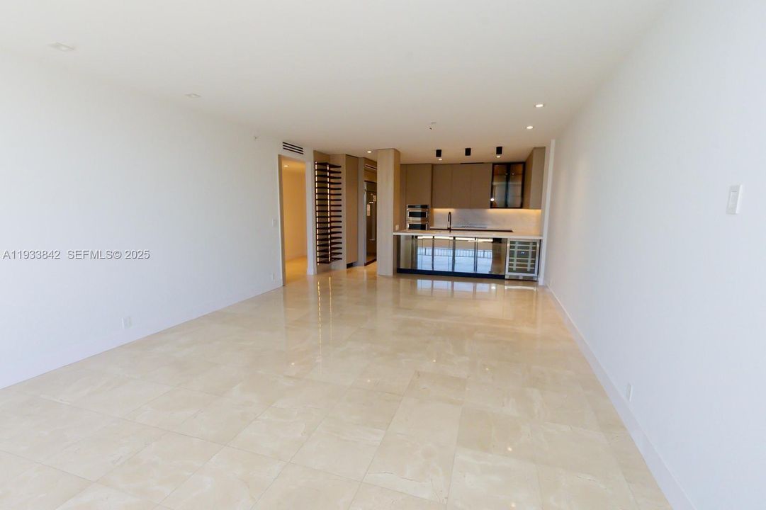 В аренду: $10,500 (2 спален, 2 ванн, 1532 Квадратных фут)