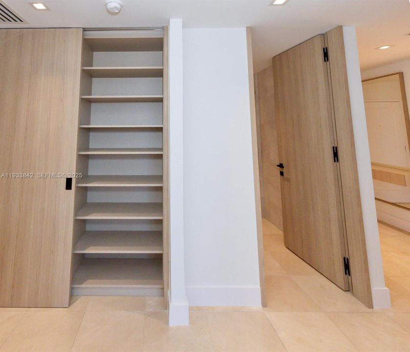 В аренду: $10,500 (2 спален, 2 ванн, 1532 Квадратных фут)