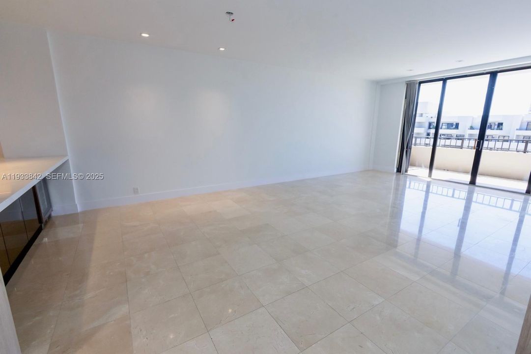 В аренду: $10,500 (2 спален, 2 ванн, 1532 Квадратных фут)