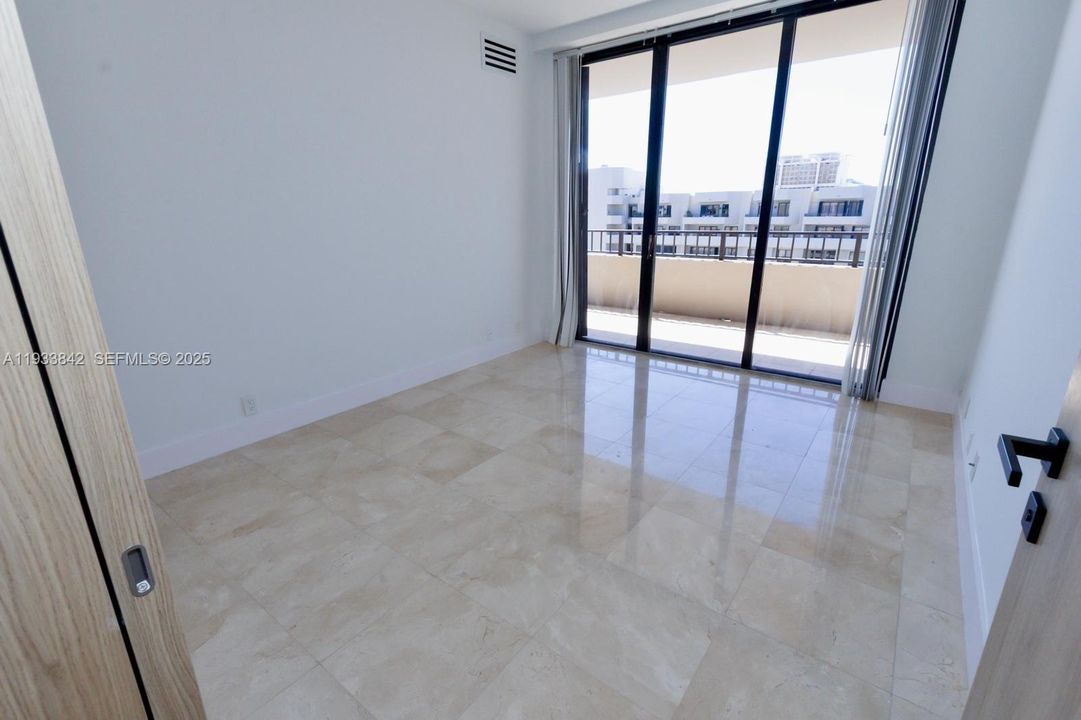 В аренду: $10,500 (2 спален, 2 ванн, 1532 Квадратных фут)