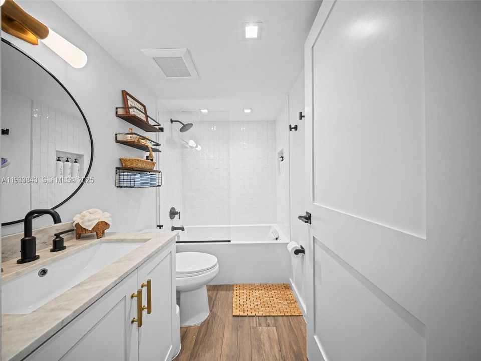 На продажу: $375,000 (2 спален, 2 ванн, 1200 Квадратных фут)