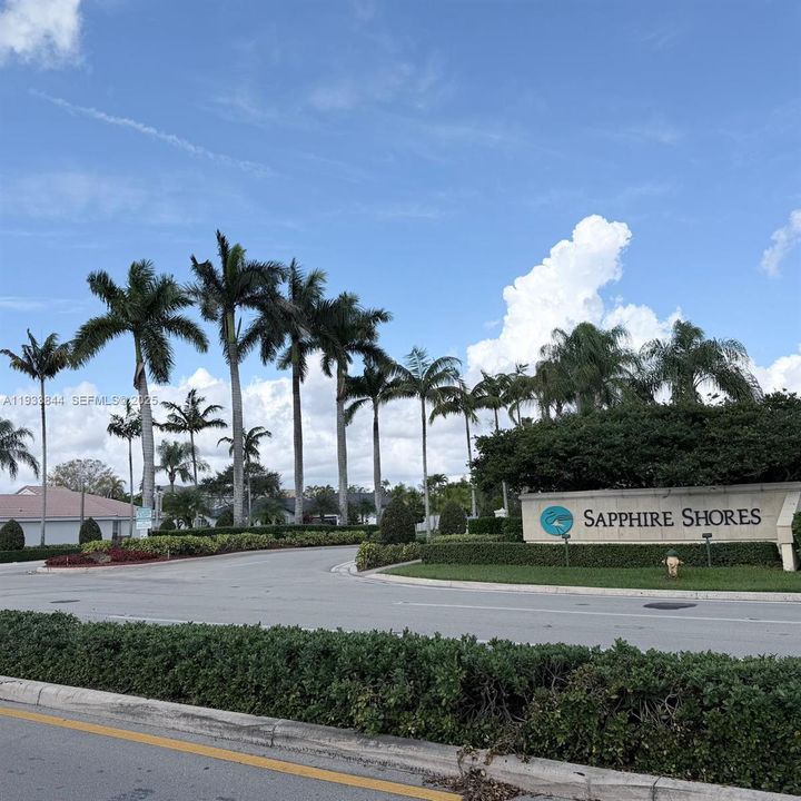 На продажу: $599,995 (4 спален, 2 ванн, 1477 Квадратных фут)