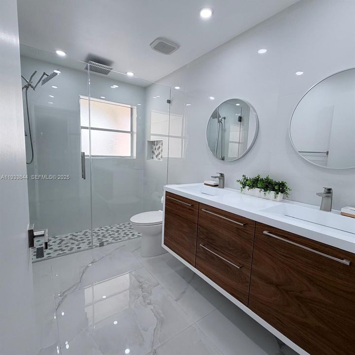 На продажу: $599,995 (4 спален, 2 ванн, 1477 Квадратных фут)