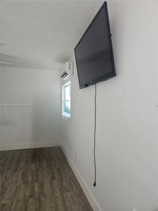 For Rent: $1,200 (1 beds, 1 baths, 400 Square Feet)