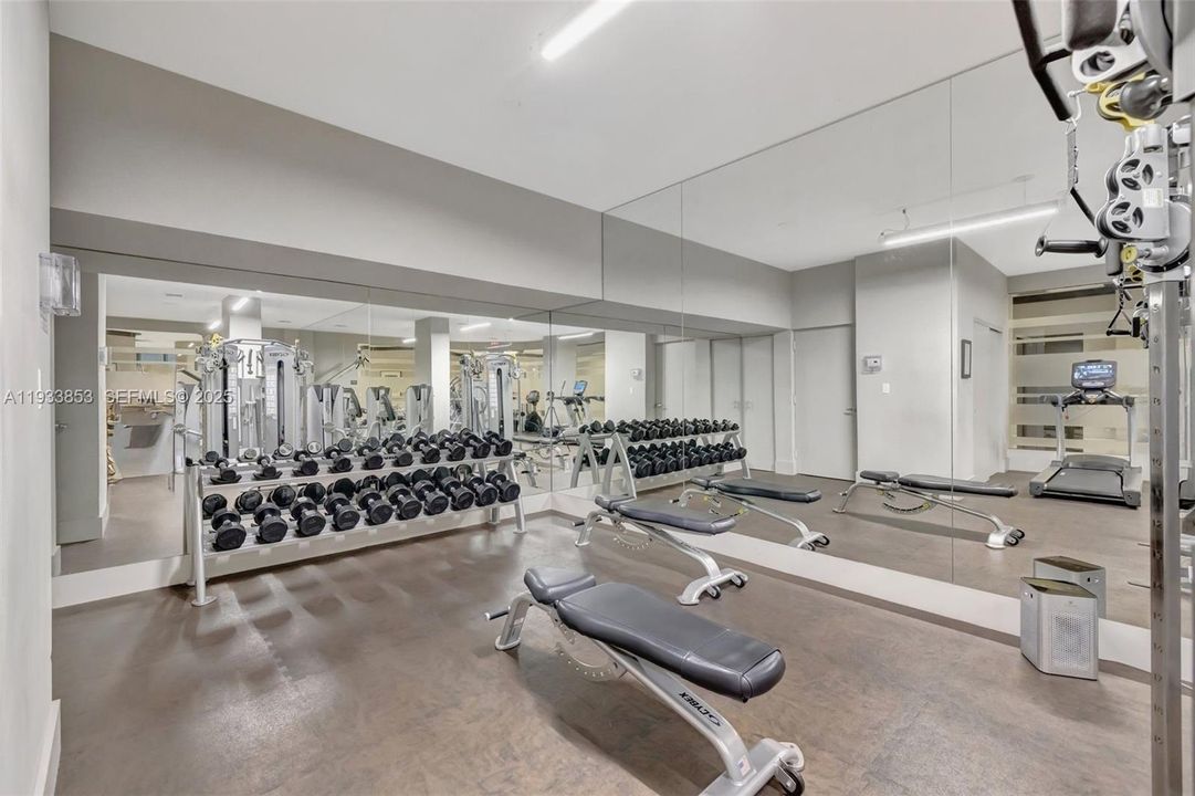 En Venta: $895,000 (2 camas, 2 baños, 2120 Pies cuadrados)