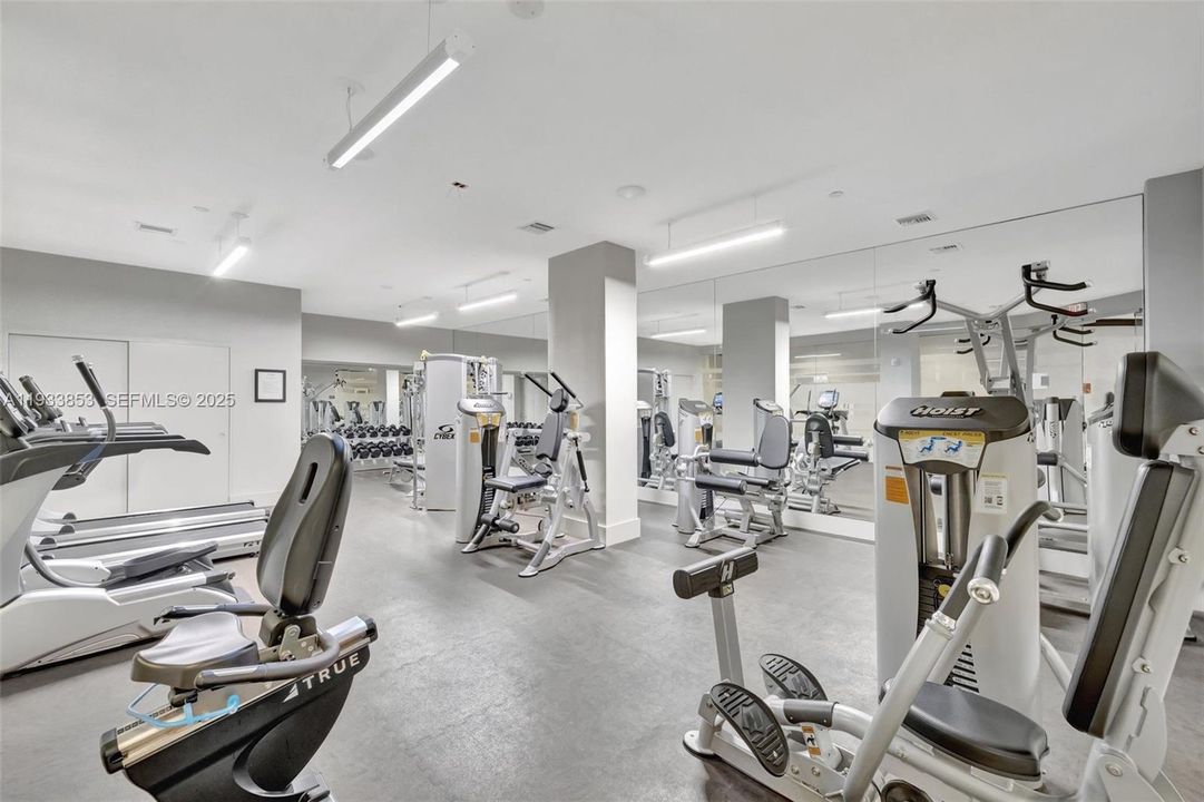 En Venta: $895,000 (2 camas, 2 baños, 2120 Pies cuadrados)