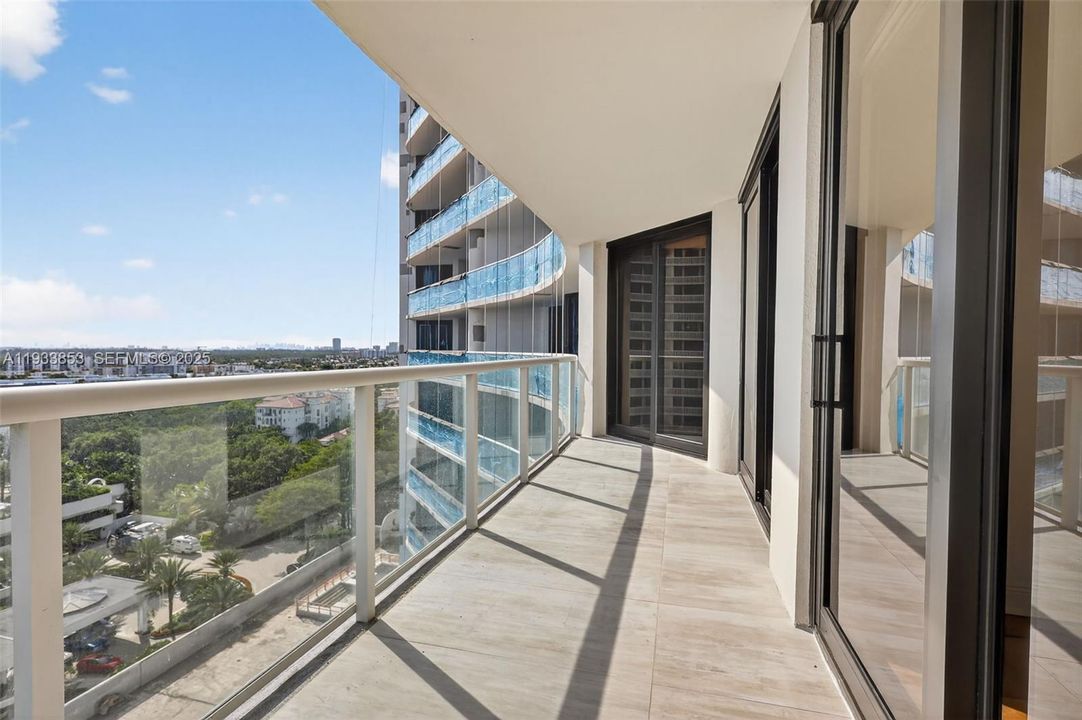 En Venta: $895,000 (2 camas, 2 baños, 2120 Pies cuadrados)