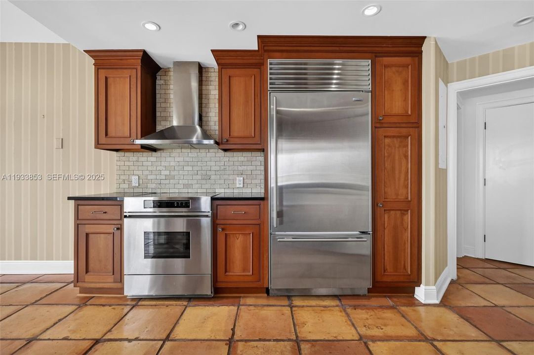 En Venta: $895,000 (2 camas, 2 baños, 2120 Pies cuadrados)