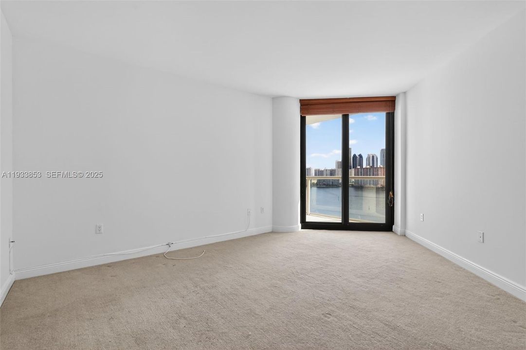 En Venta: $895,000 (2 camas, 2 baños, 2120 Pies cuadrados)