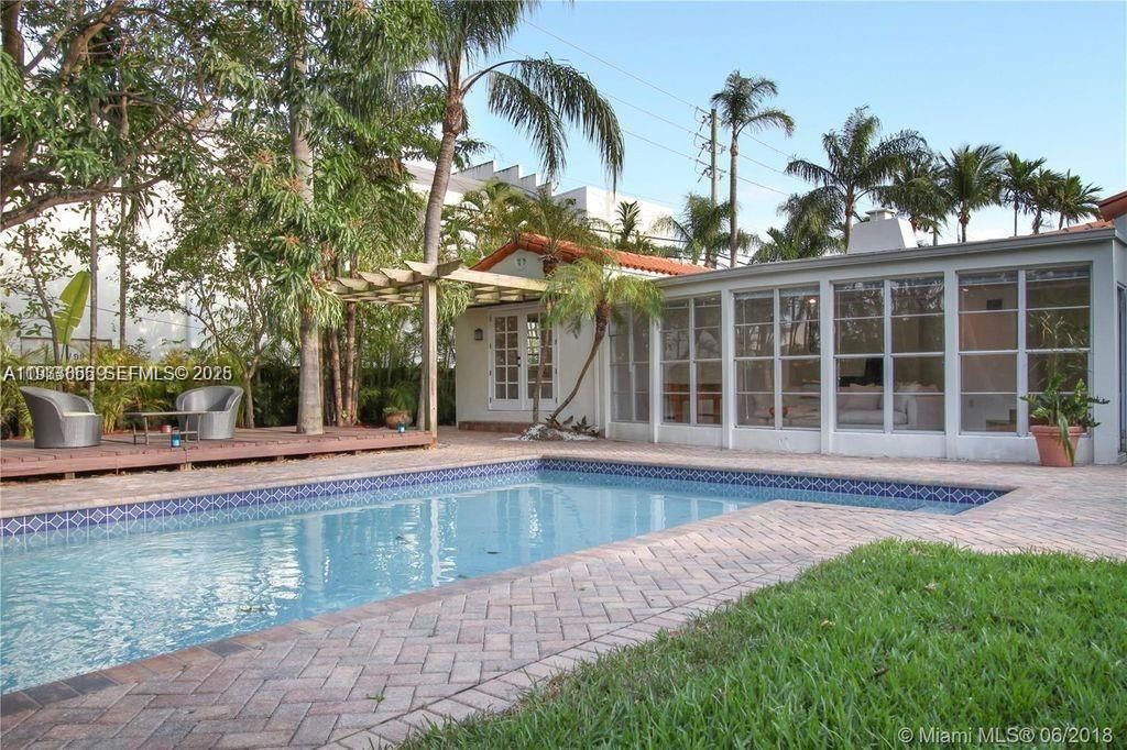 For Rent: $4,750 (2 beds, 2 baths, 1814 Square Feet)