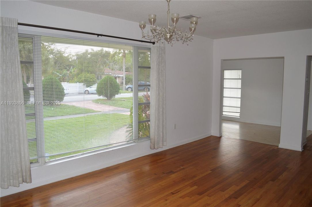 For Rent: $4,750 (2 beds, 2 baths, 1814 Square Feet)