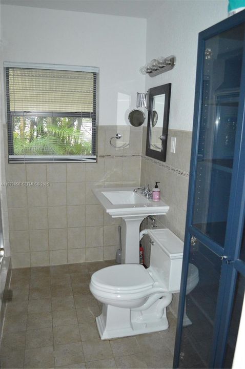 For Rent: $4,750 (2 beds, 2 baths, 1814 Square Feet)