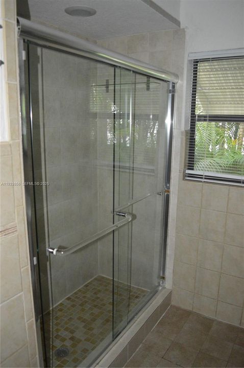 For Rent: $4,750 (2 beds, 2 baths, 1814 Square Feet)