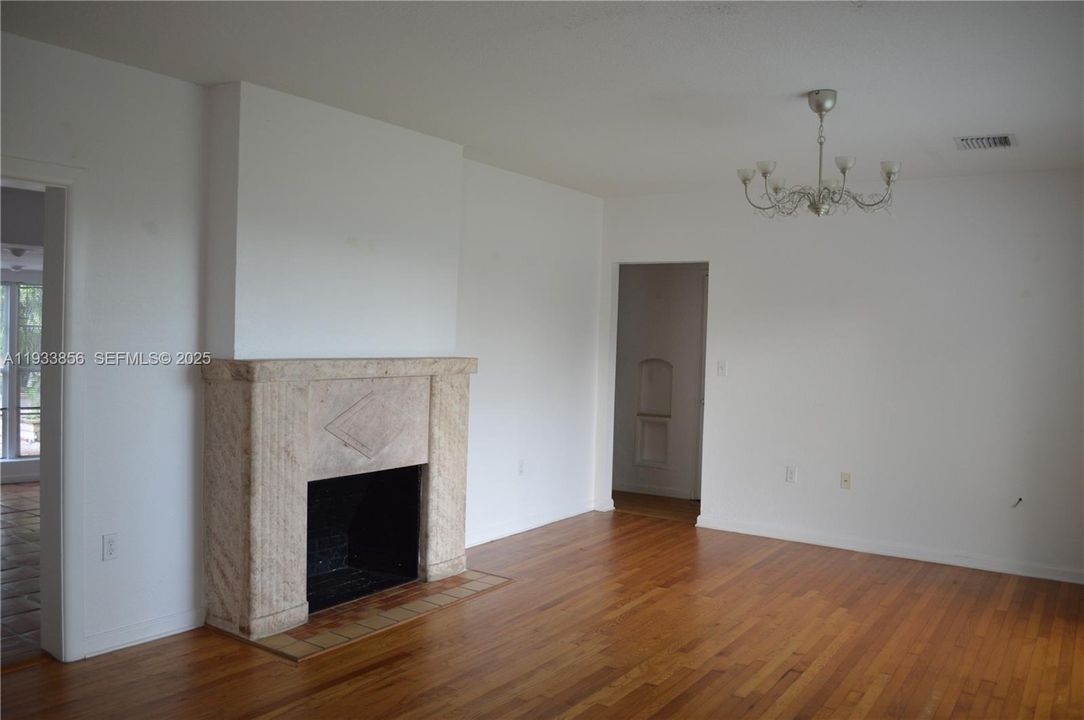 For Rent: $4,750 (2 beds, 2 baths, 1814 Square Feet)