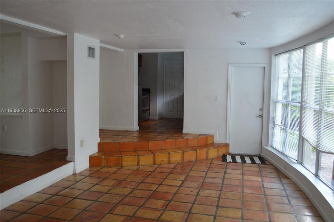 For Rent: $4,750 (2 beds, 2 baths, 1814 Square Feet)