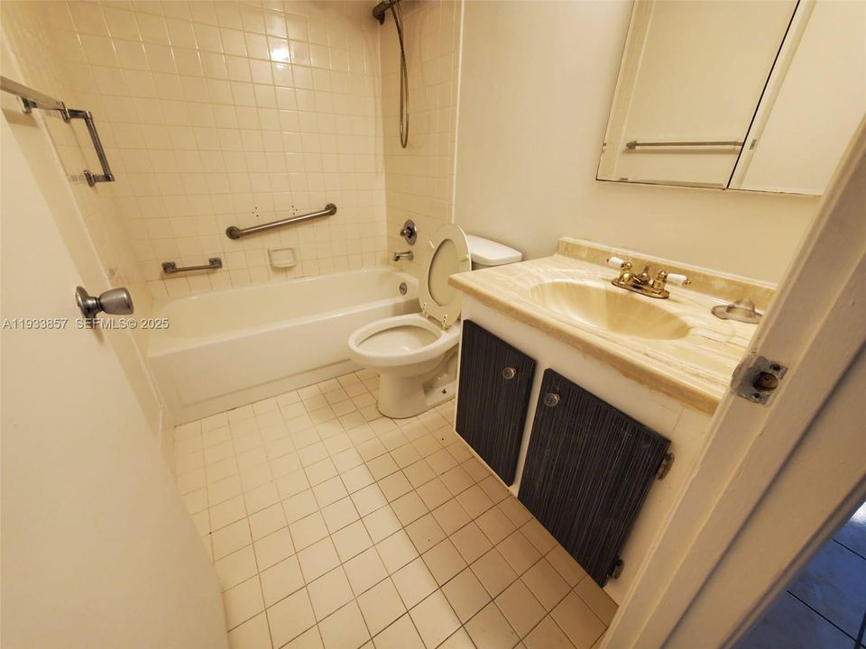 En Venta: $159,000 (2 camas, 2 baños, 1166 Pies cuadrados)