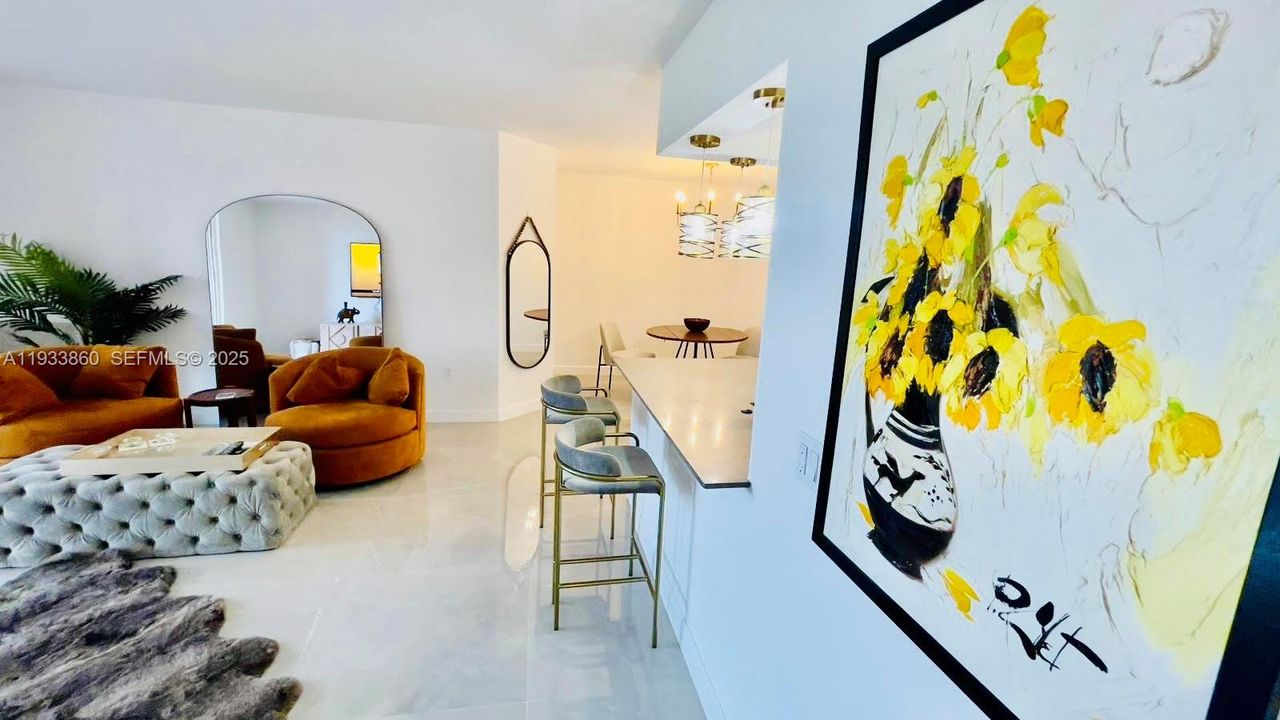 For Sale: $399,000 (1 beds, 1 baths, 730 Square Feet)