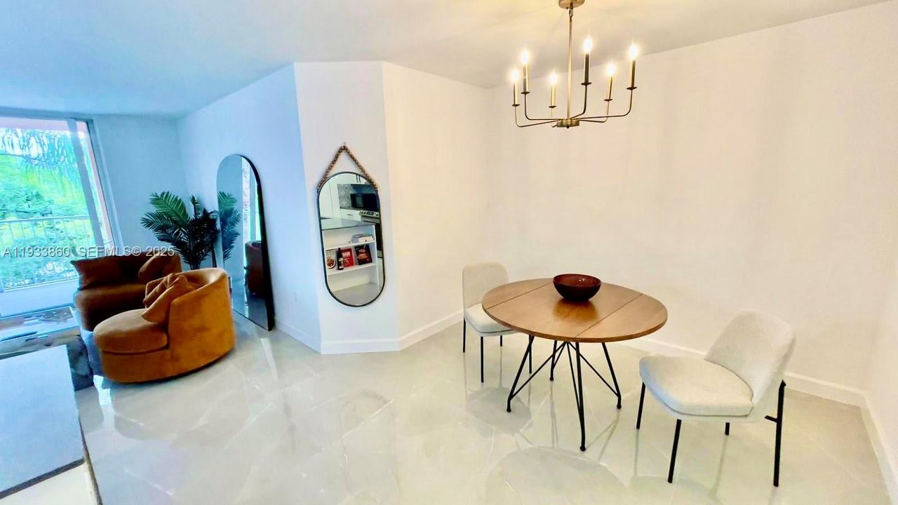 For Sale: $399,000 (1 beds, 1 baths, 730 Square Feet)