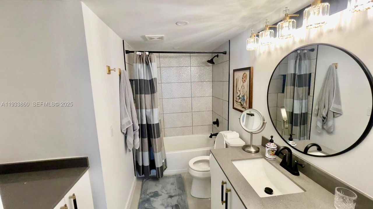 For Sale: $399,000 (1 beds, 1 baths, 730 Square Feet)