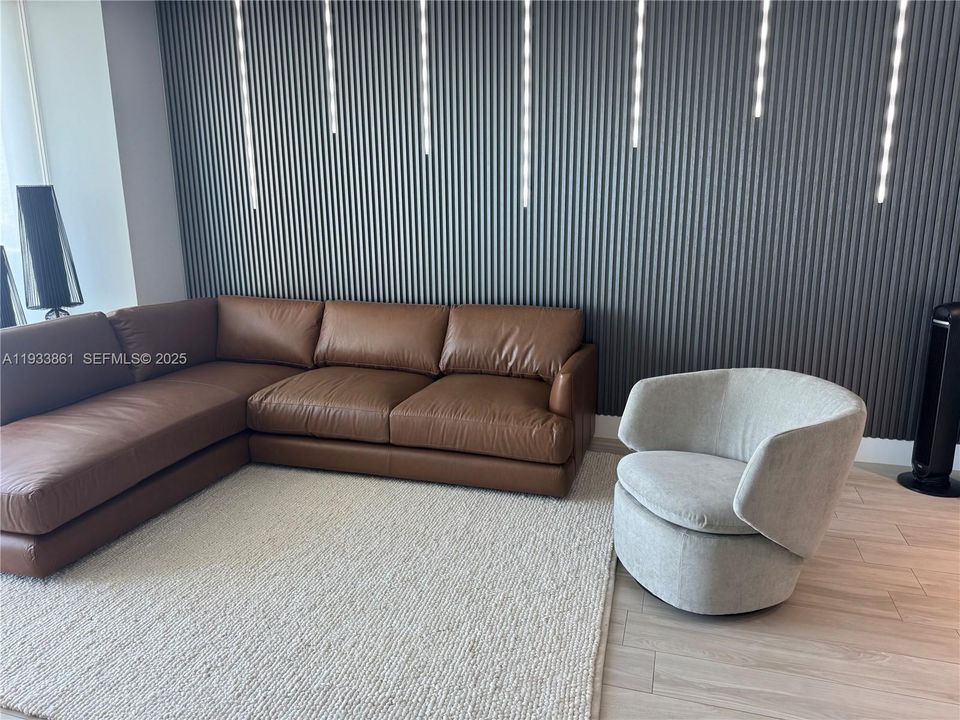 For Rent: $5,500 (2 beds, 2 baths, 1095 Square Feet)