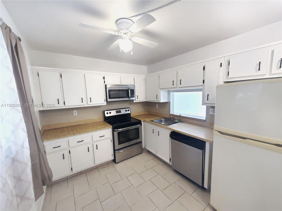 En Renta: $1,850 (2 camas, 2 baños, 1000 Pies cuadrados)