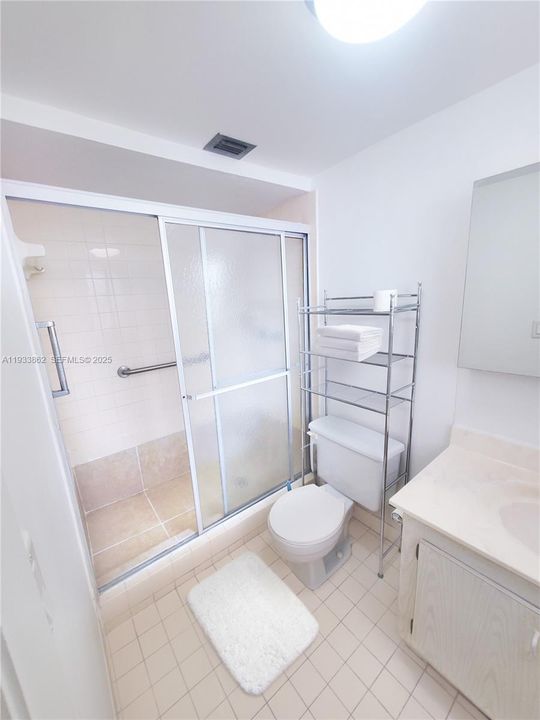 En Renta: $1,850 (2 camas, 2 baños, 1000 Pies cuadrados)