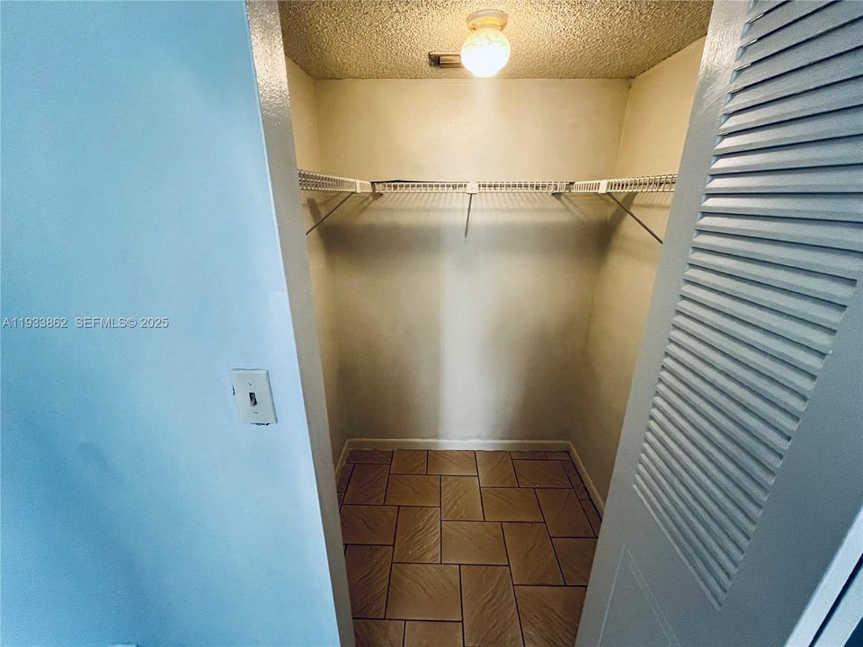 En Renta: $1,850 (2 camas, 2 baños, 1000 Pies cuadrados)