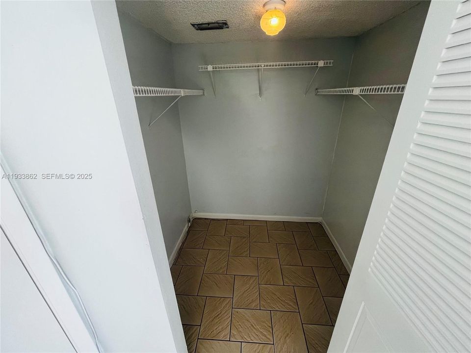 En Renta: $1,850 (2 camas, 2 baños, 1000 Pies cuadrados)