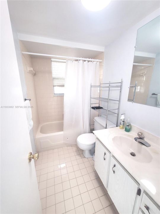 En Renta: $1,850 (2 camas, 2 baños, 1000 Pies cuadrados)