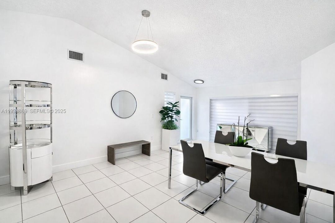 На продажу: $535,000 (3 спален, 2 ванн, 1180 Квадратных фут)