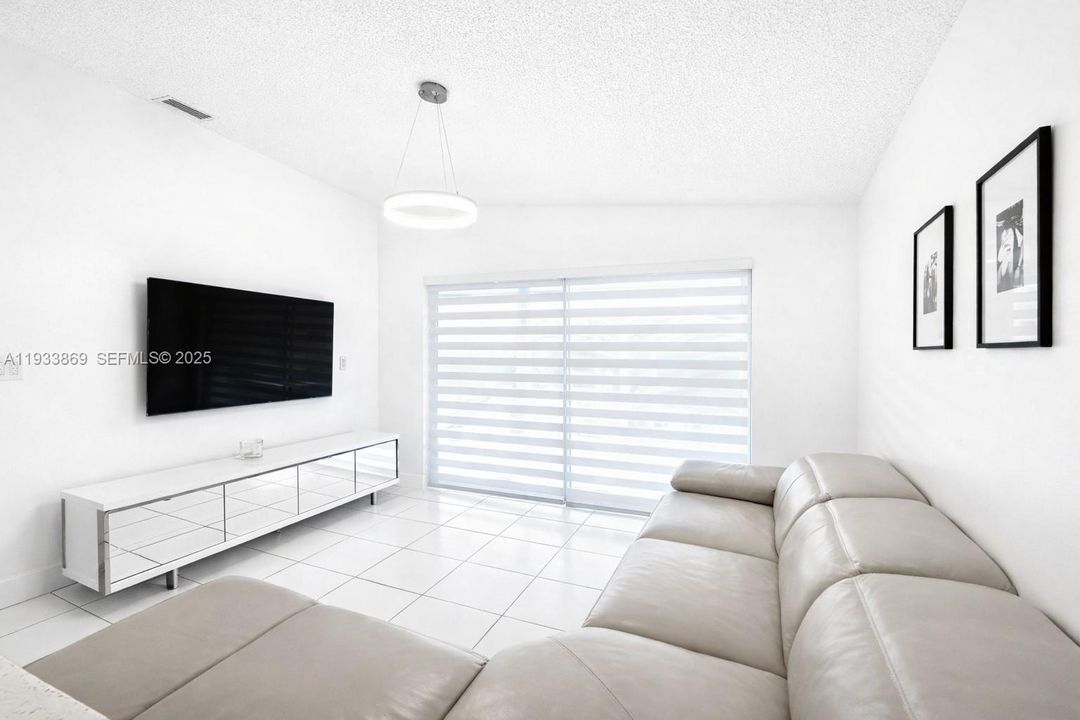 На продажу: $535,000 (3 спален, 2 ванн, 1180 Квадратных фут)